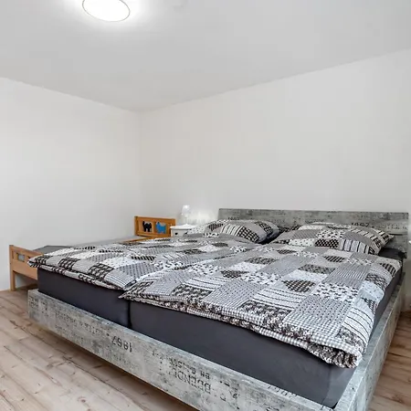Appartement Bis Zu 6 Per. 65 M² Wolgast