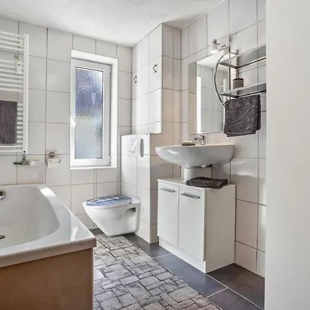 Bis Zu 6 Per. 65 M² 아파트 볼가스트